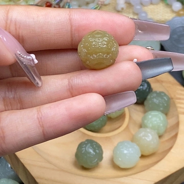 和田玉（糖玉）未镶嵌珠宝奇石