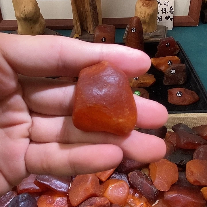 裸石琥珀未镶嵌金胶蜜