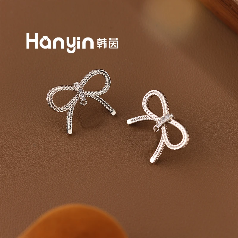 铜合金合成锆石耳饰 925银针蝴蝶结小香双C灵动时尚气质耳钉AAA