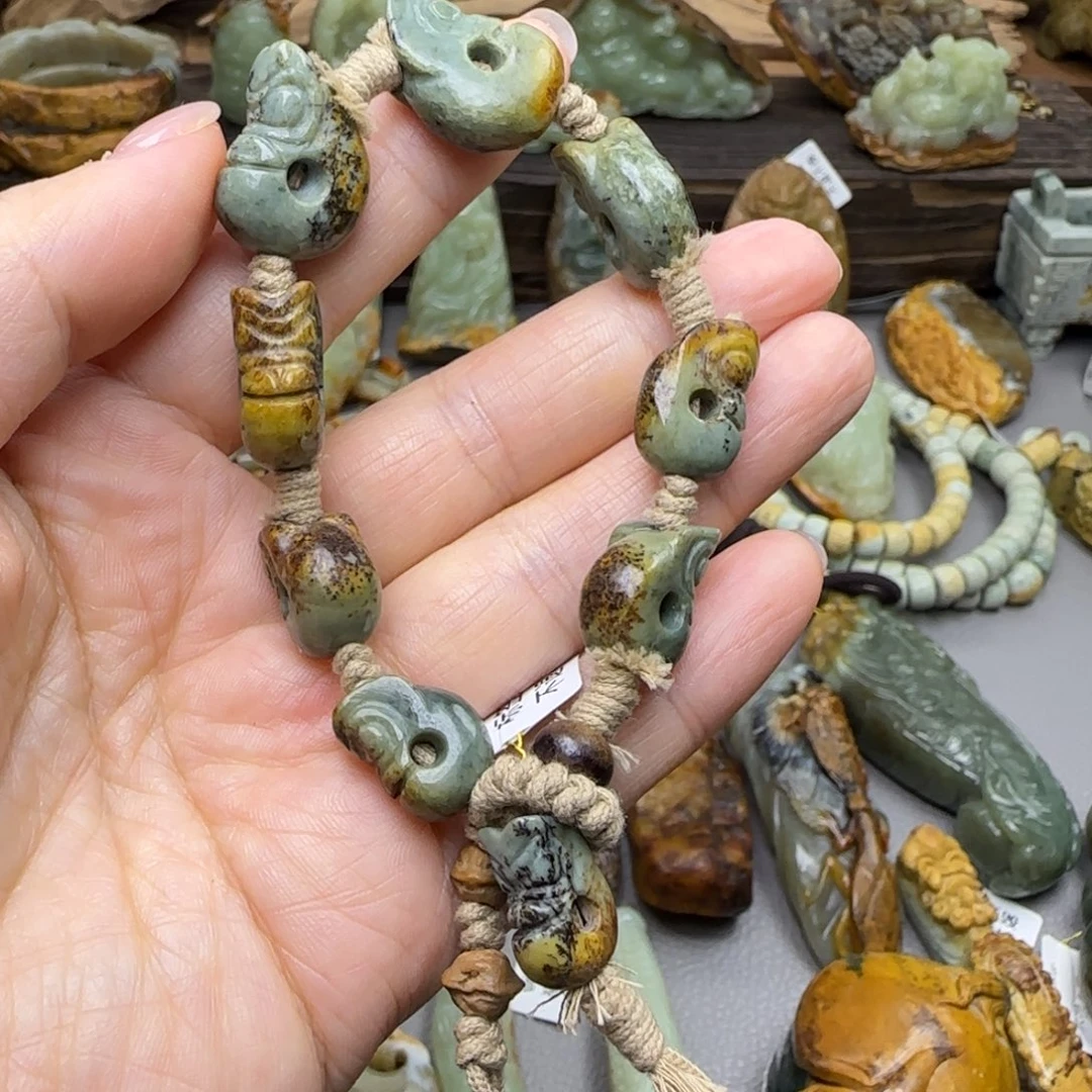 辉***.岫岩河磨玉（透闪石质玉）未镶嵌珠宝奇石