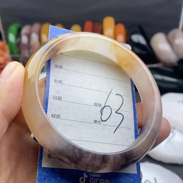 未镶嵌手镯石英质玉