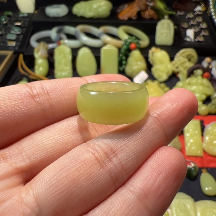 和田玉（黄玉）颈饰未镶嵌圈口16