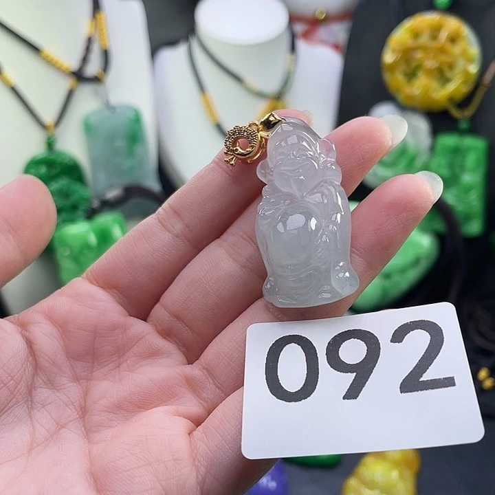 翡翠未镶嵌吊坠(赠链)