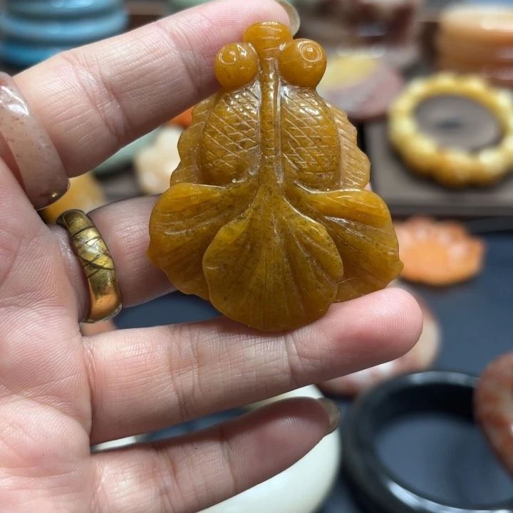 石英岩玉合金颈饰