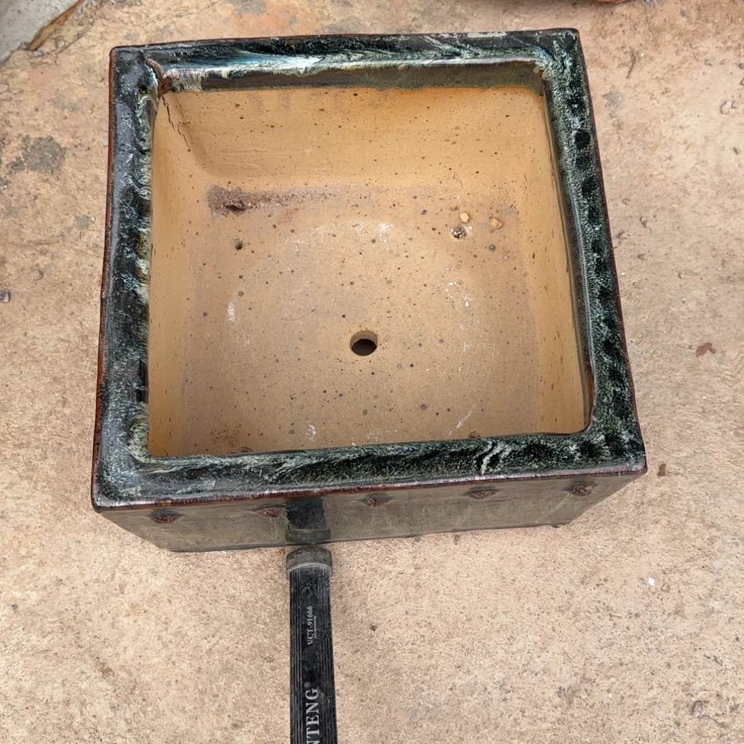 红泥花盆广***杰瑕疵品