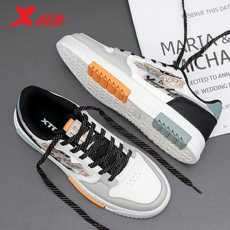 特步男鞋板鞋冬季新款潮流百搭保暖小白鞋户外舒适旅游鞋休闲鞋男