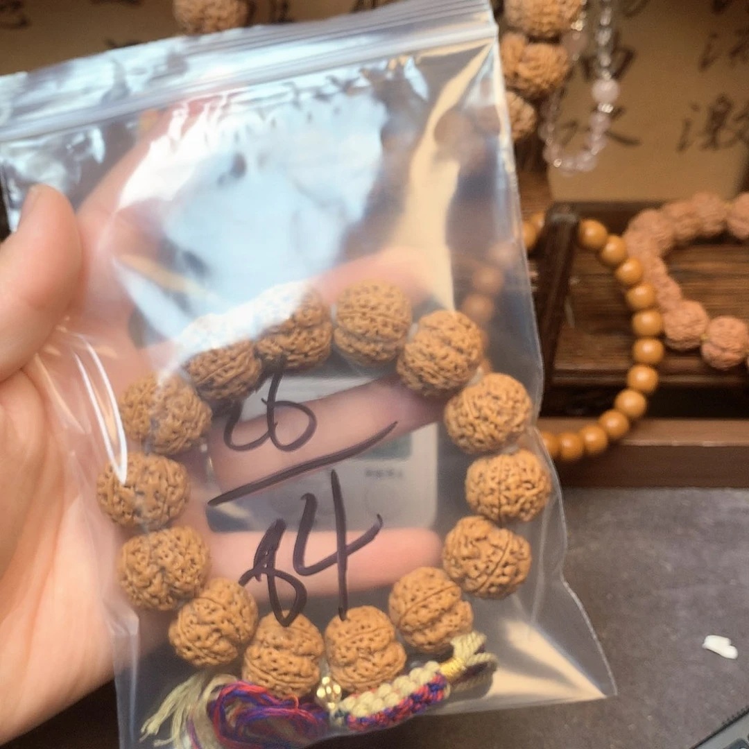 金刚菩提吊坠老****、28。