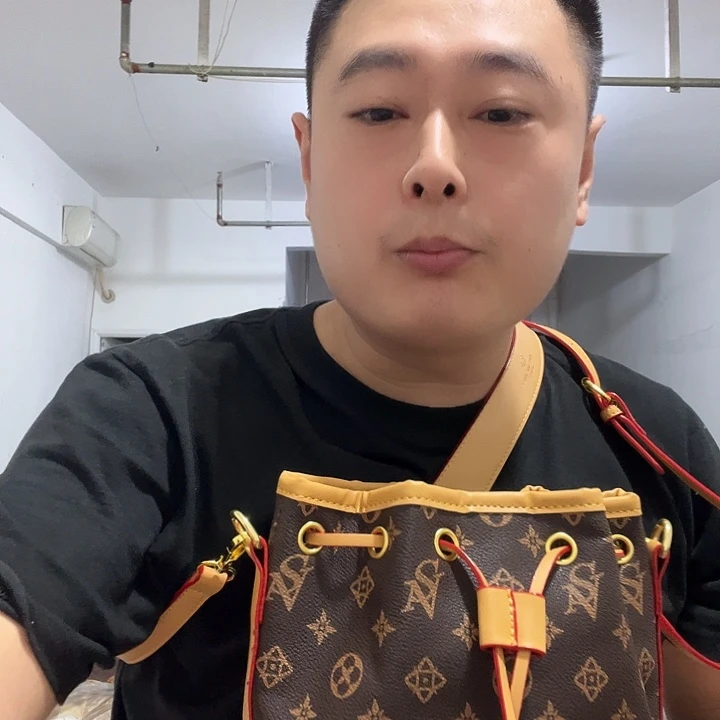 蚕丝马皮（革）水牛皮（革）牛津布猪剖层皮革牛皮纸鱼皮（革）