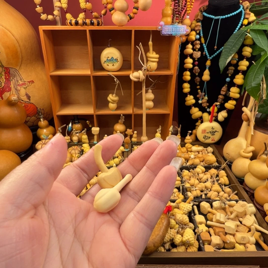 2个双层桃心，镶口白色