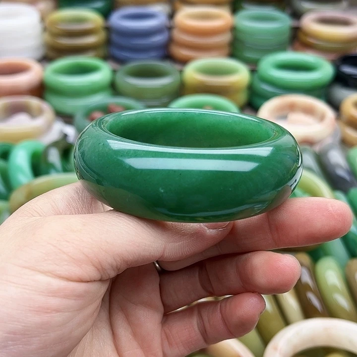 未镶嵌手镯（圆镯）石英质玉