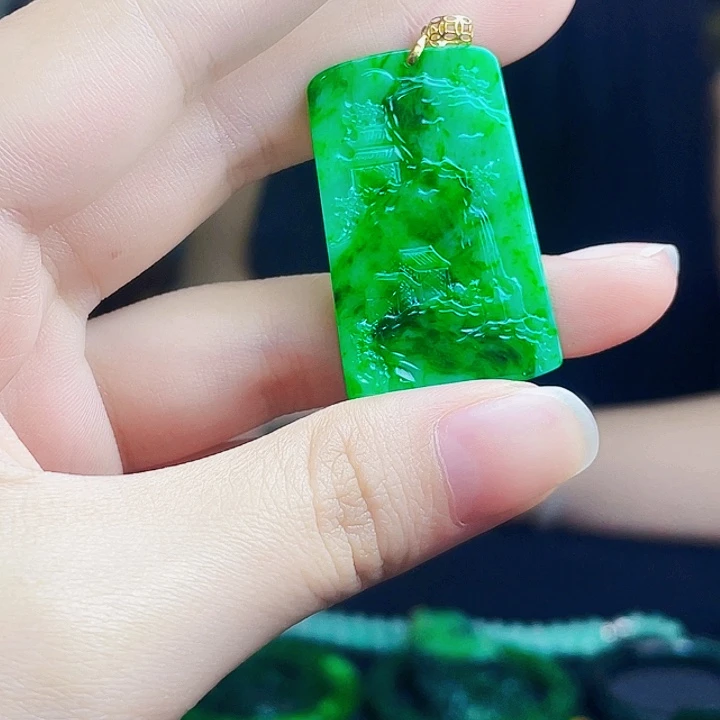 翡翠18K金镶嵌颈饰多样性