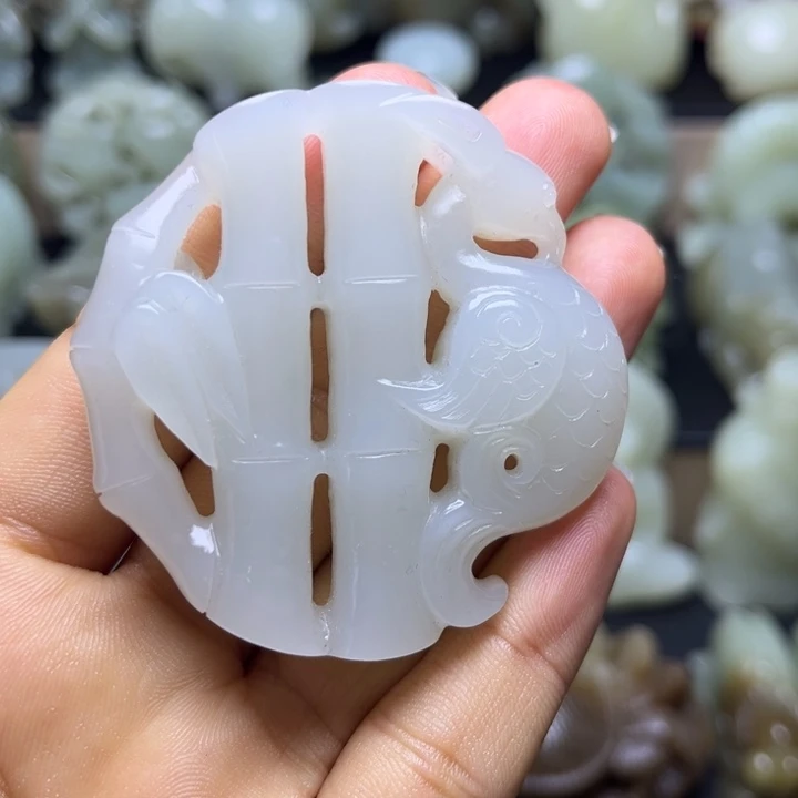 和田玉未镶嵌颈饰