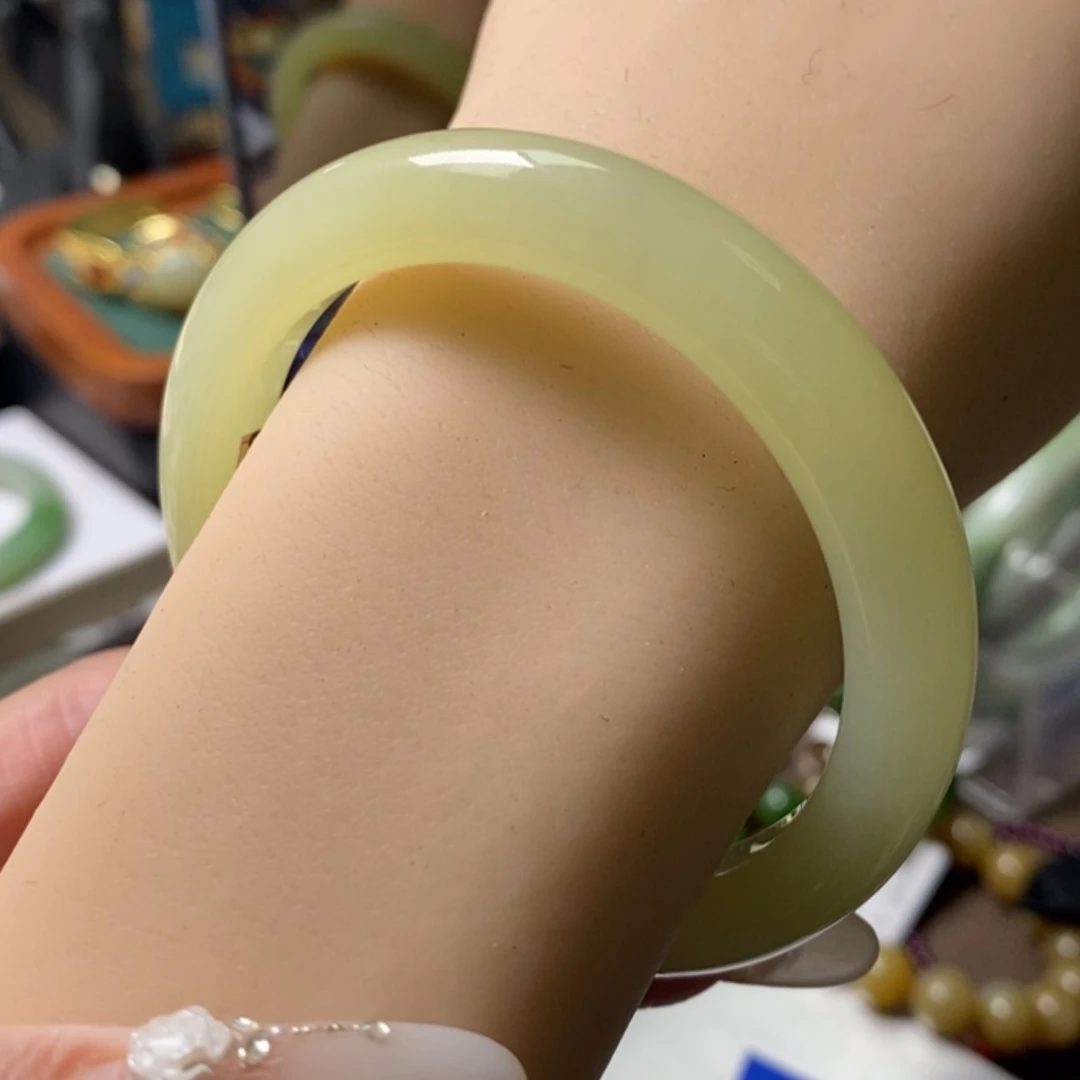 【闪购商品】和田玉手镯未镶嵌