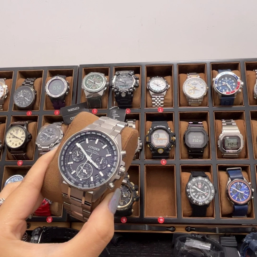 杨***士胶带卫星光动能男表