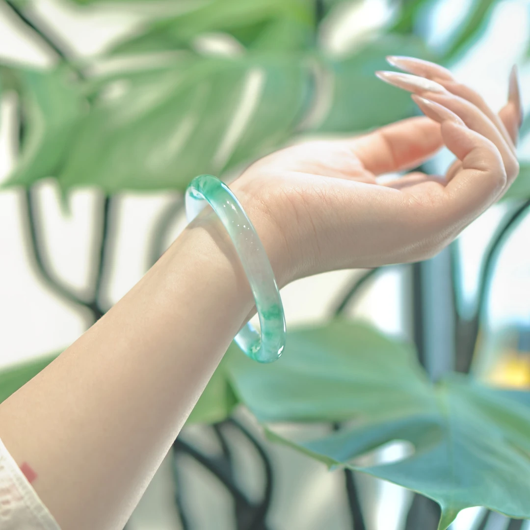 高冰非洲翠石英质玉独龙蓝花高品质美人镯9mm