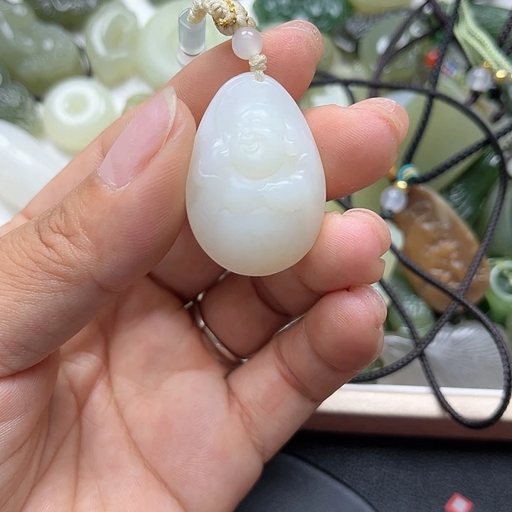 【闪购商品】颈饰未镶嵌和田玉布*
