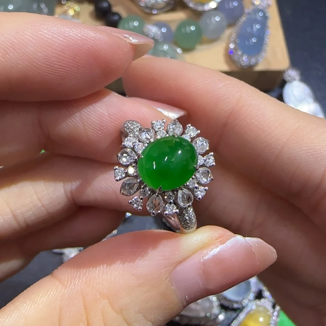 翡翠18K金镶嵌颈饰精品