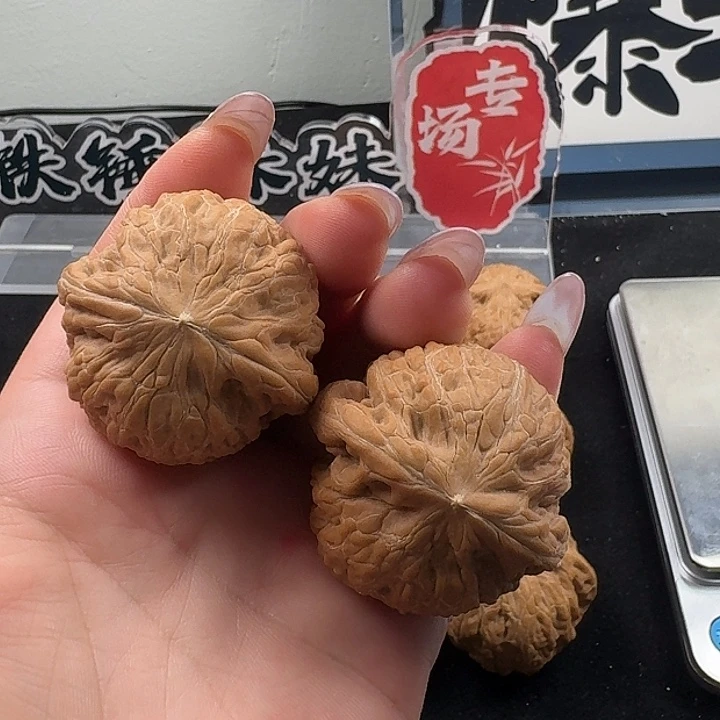 文玩核桃吊坠铁锤妹妹41尺