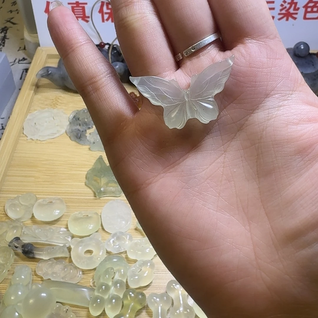 愚***马合金蛇纹石玉颈饰