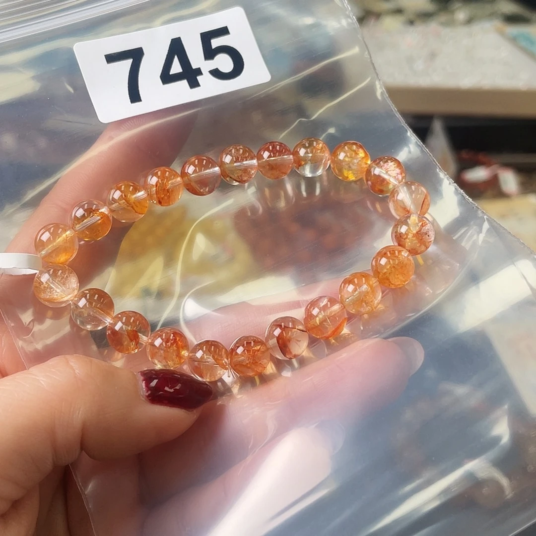 水晶手串未镶嵌手串745。