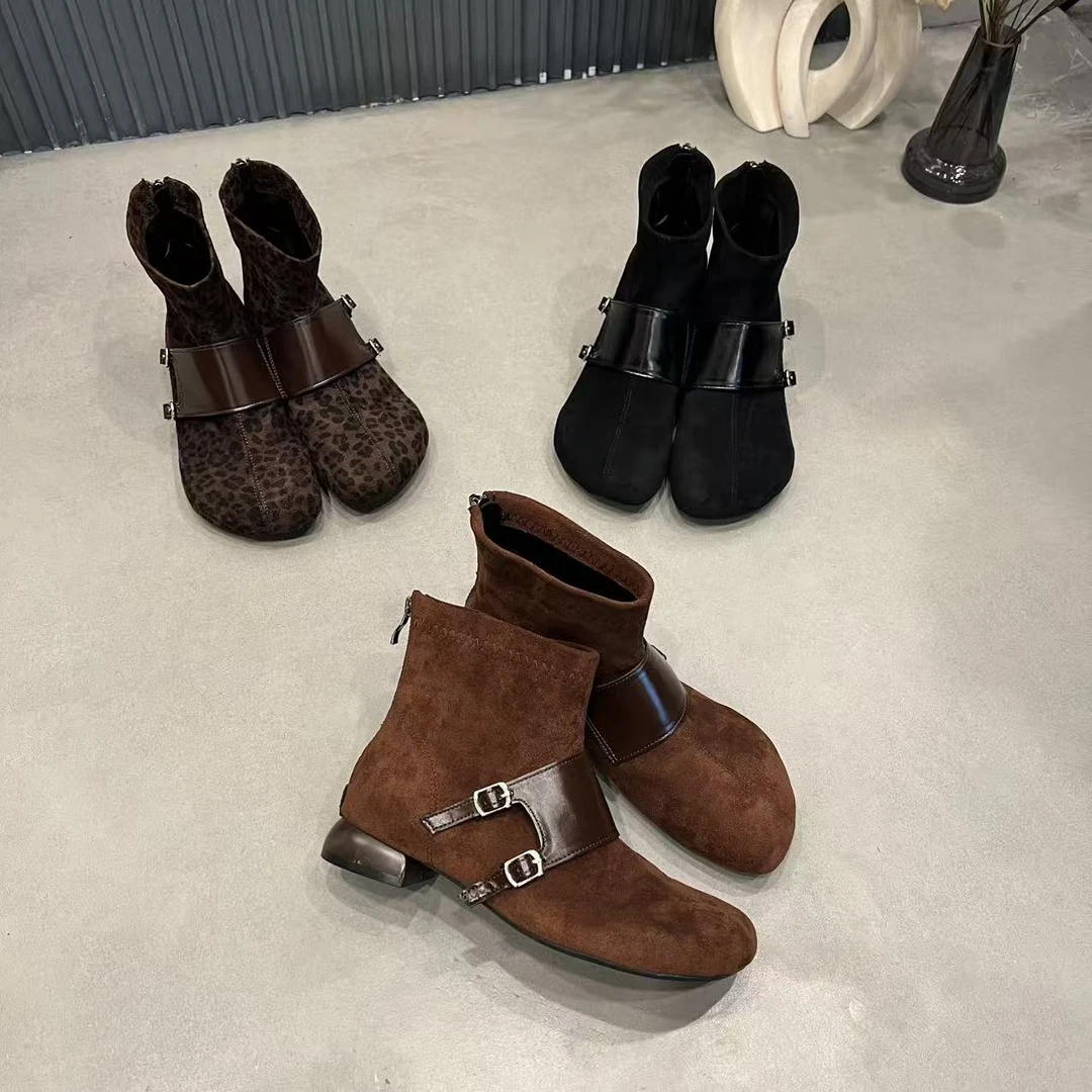 2025年秋冬季新款气质百搭时尚网红休闲舒适轻奢拼面极简爆款短靴