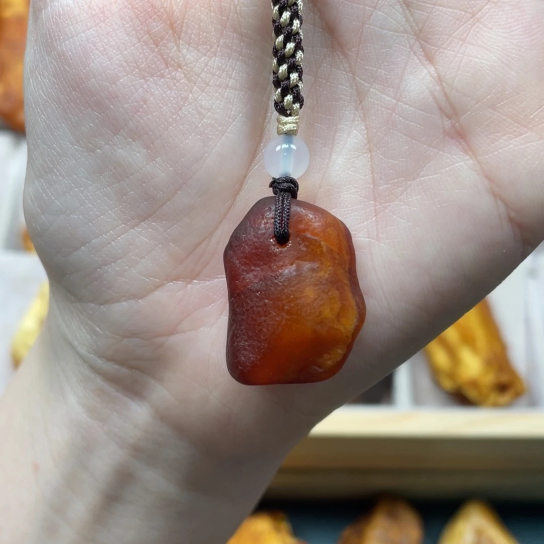 琥珀珠宝奇石未镶嵌