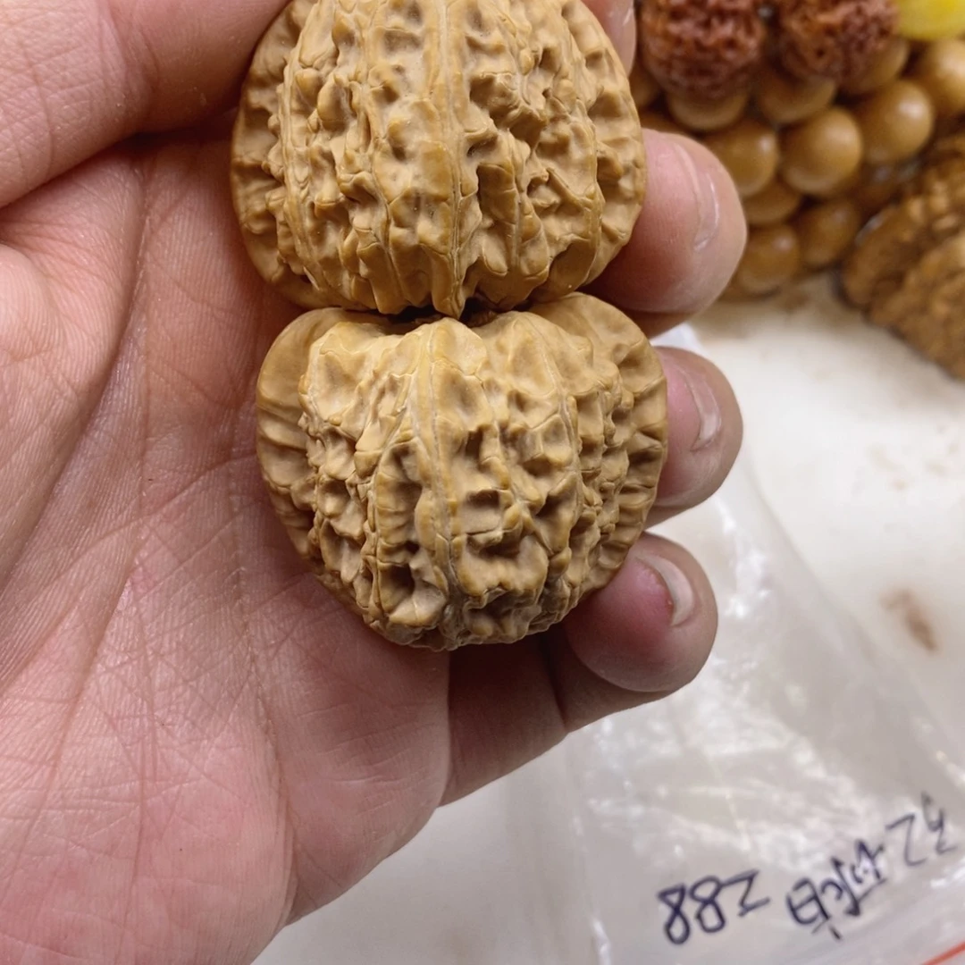 文玩核桃手把件41全品三角白