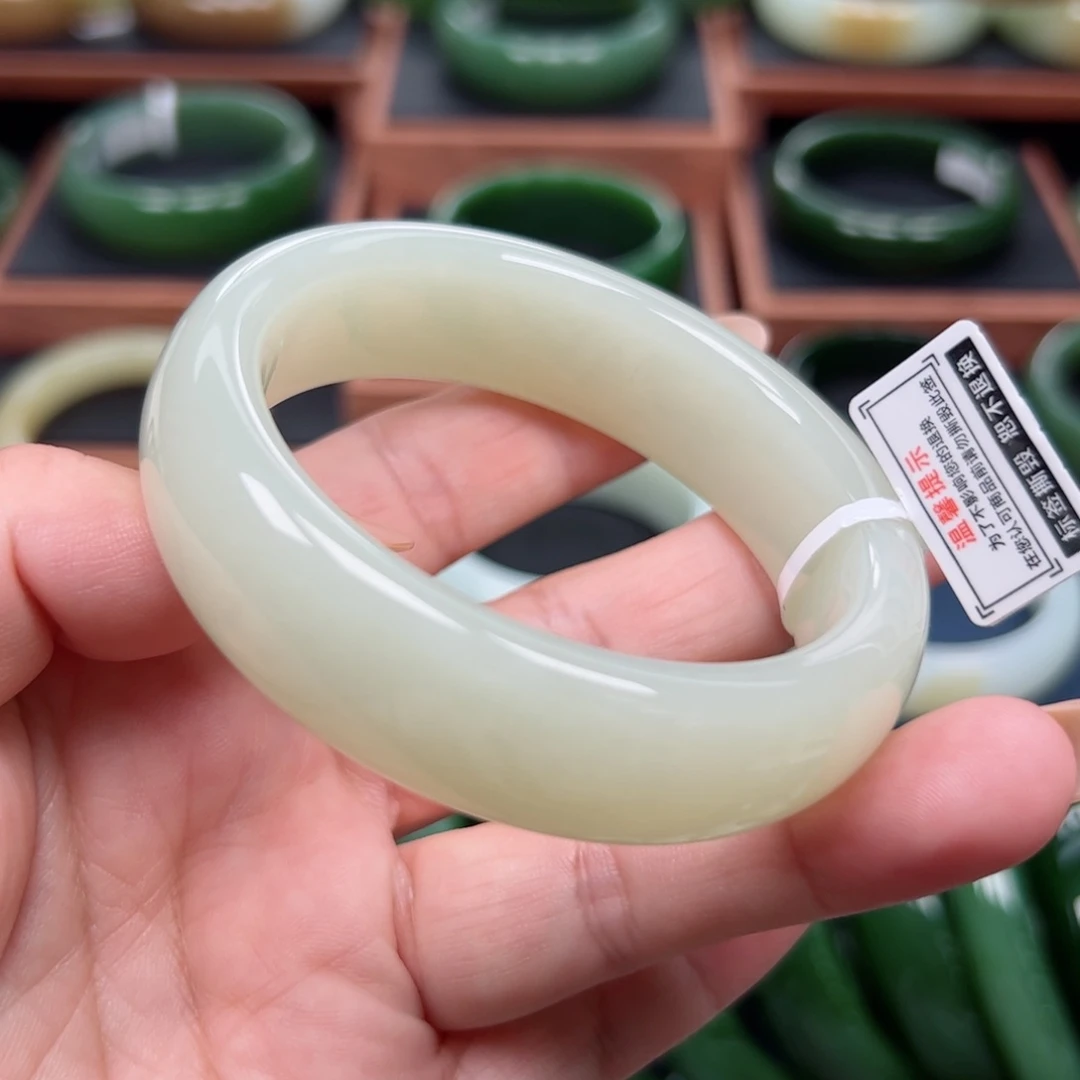 未镶嵌手镯和田玉5657圈口