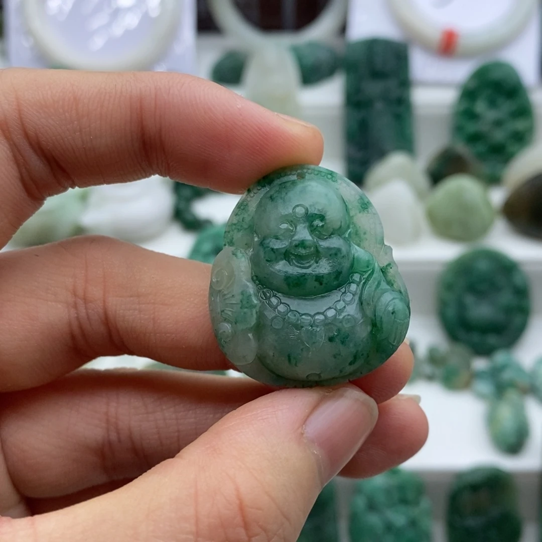 独山玉颈饰未镶嵌