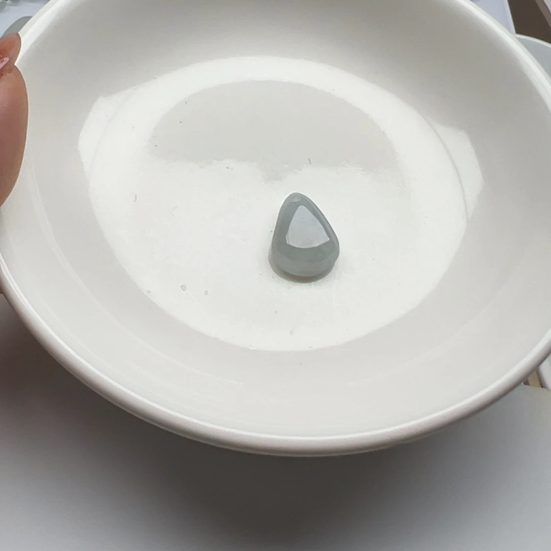 翡翠散珠v****）纯天然缅甸翡翠A货水滴