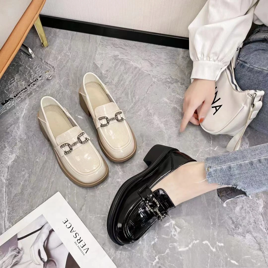 英伦风鳄鱼纹马衔扣增高休闲乐福鞋6906