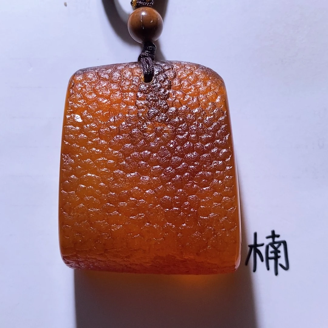 未镶嵌琥珀珠宝奇石