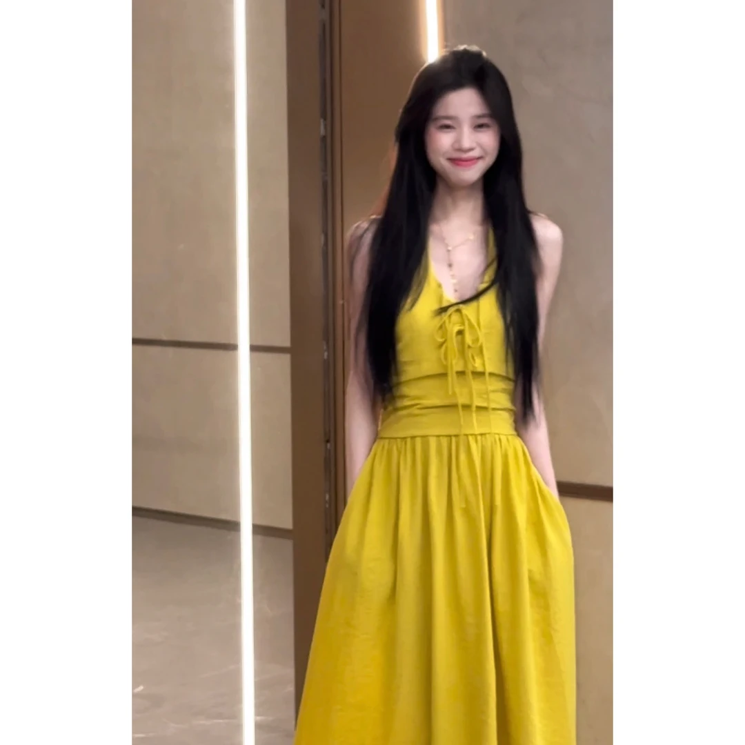 【喵喵】夏季设计感小众挂脖连衣裙气质收腰显瘦度假风长裙子女 268