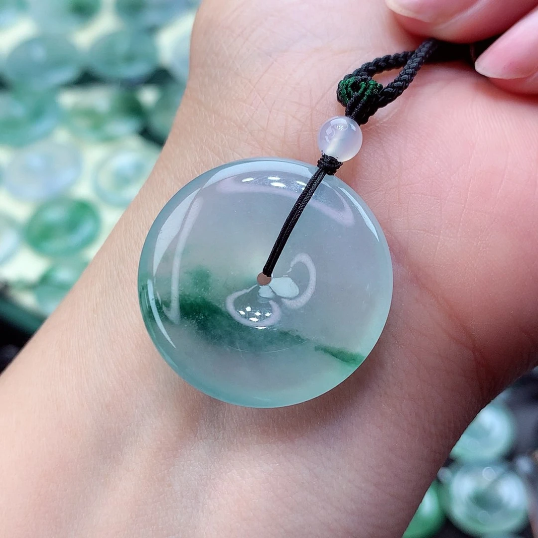 翡翠颈饰未镶嵌猪**?尺寸28.7-5.7