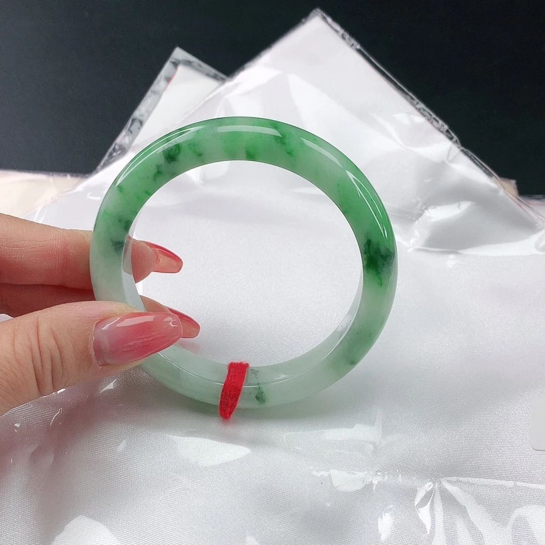 翡翠手镯未镶嵌翡翠376