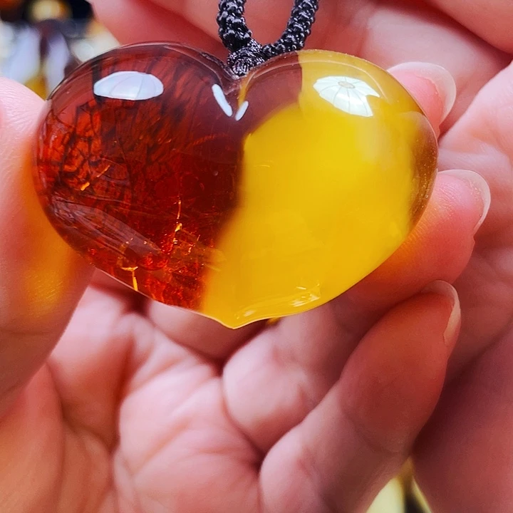 琥珀未镶嵌裸石吊坠