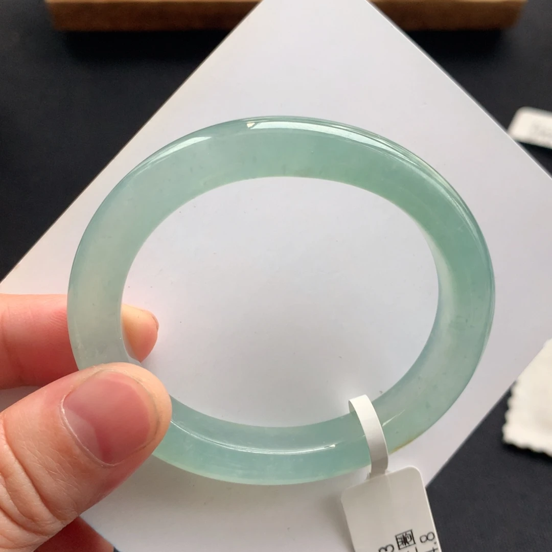 翡翠未镶嵌手镯34号51.5贵