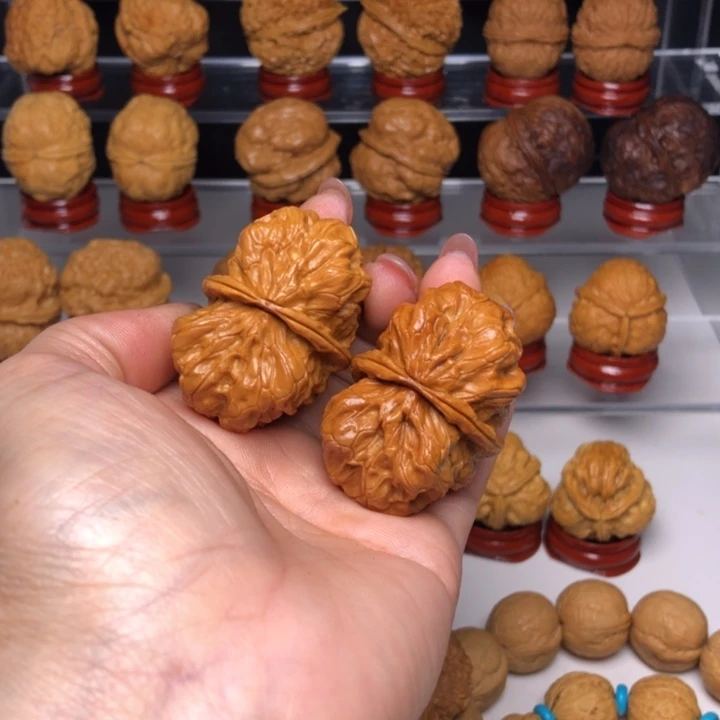 文玩核桃吊坠53盘石鬼脸