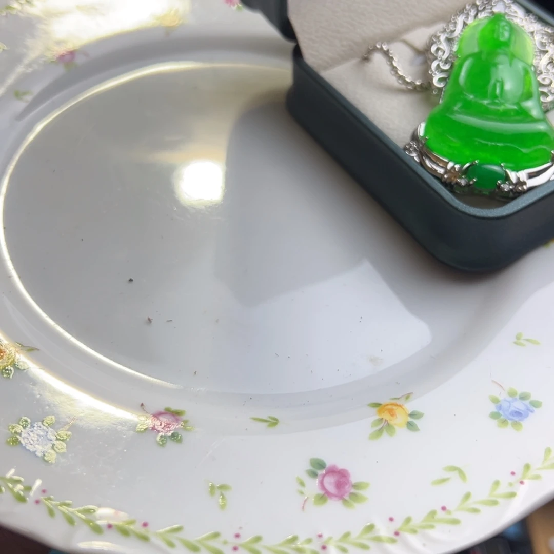 金银珠宝玉石镶嵌的建盏