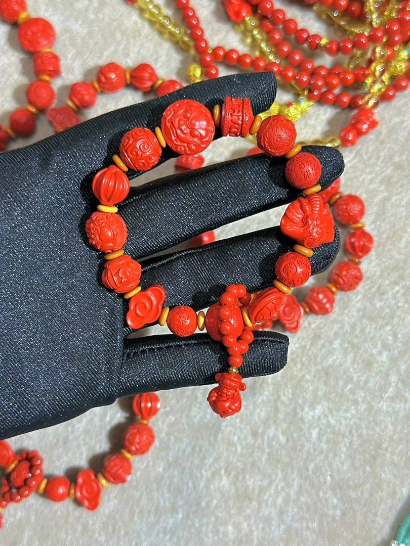 【孫.先生推荐】-红色钱袋手C饰品