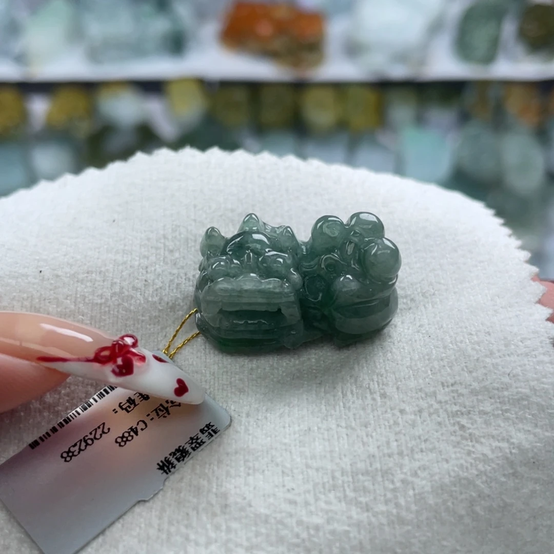 颈饰未镶嵌翡翠貔貅3