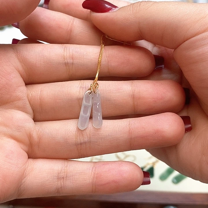 B***o翡翠银S925镶嵌耳饰