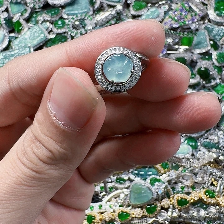 翡翠颈饰未镶嵌天然A货翡翠放漏