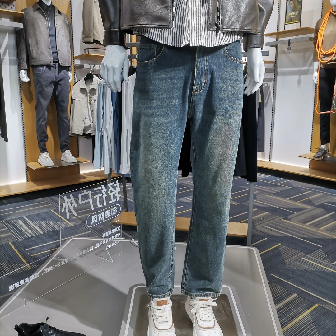 珂尔直播间模特蓝色牛仔裤珂尔门店主推款裤子