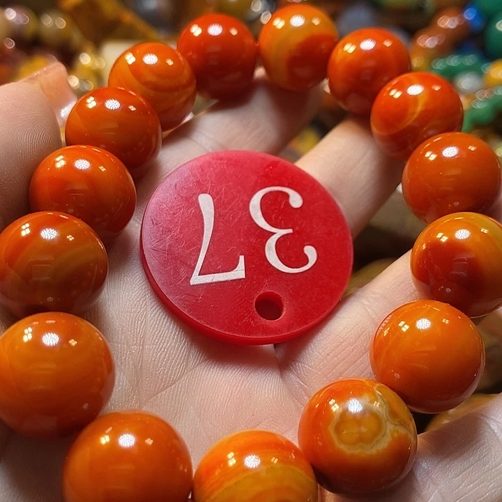 曹***来玛瑙/玉髓未镶嵌手链