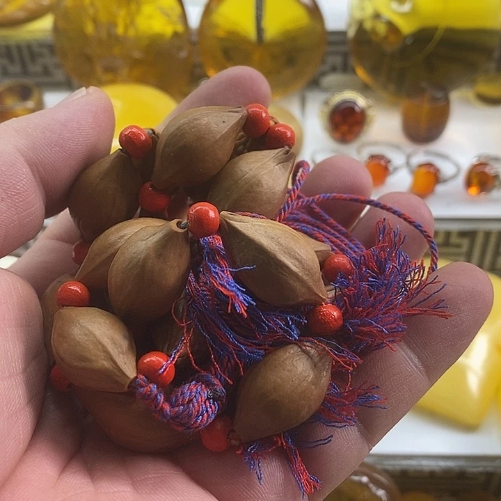 琥珀裸石未镶嵌?****?手串