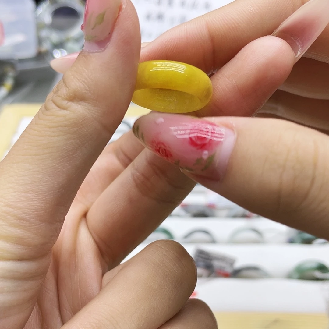 翡翠未镶嵌戒指港11