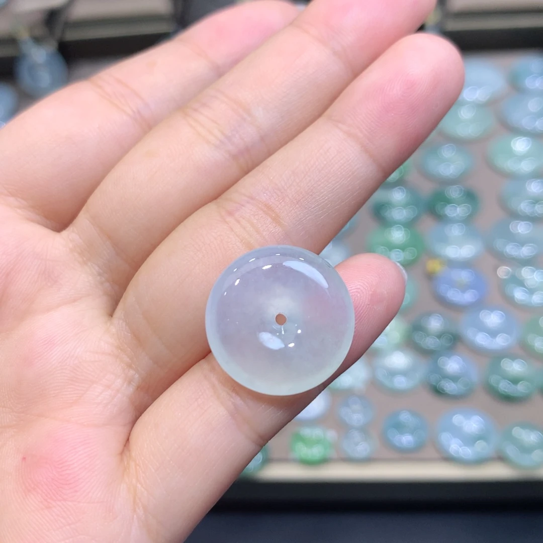 用***8翡翠未镶嵌颈饰平安扣 19.1*5.5