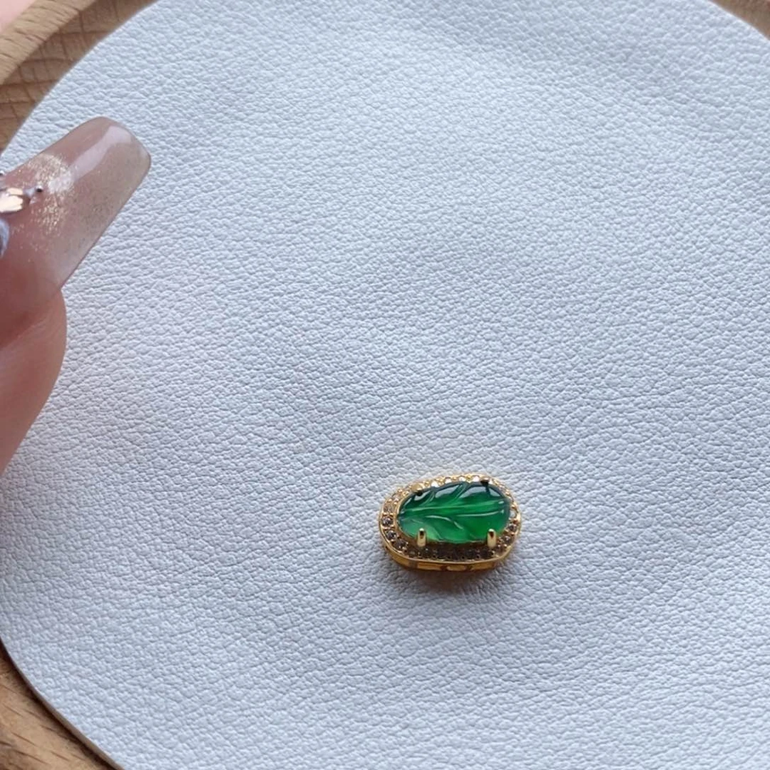 尾***球翡翠未镶嵌颈饰你有