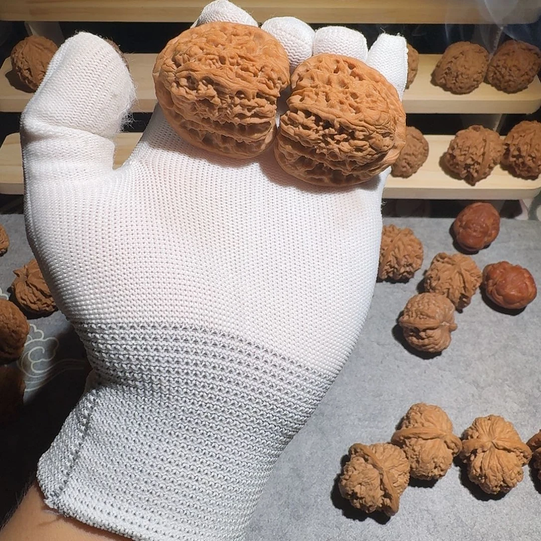 徕***l大叶紫檀（黑酸枝木类）